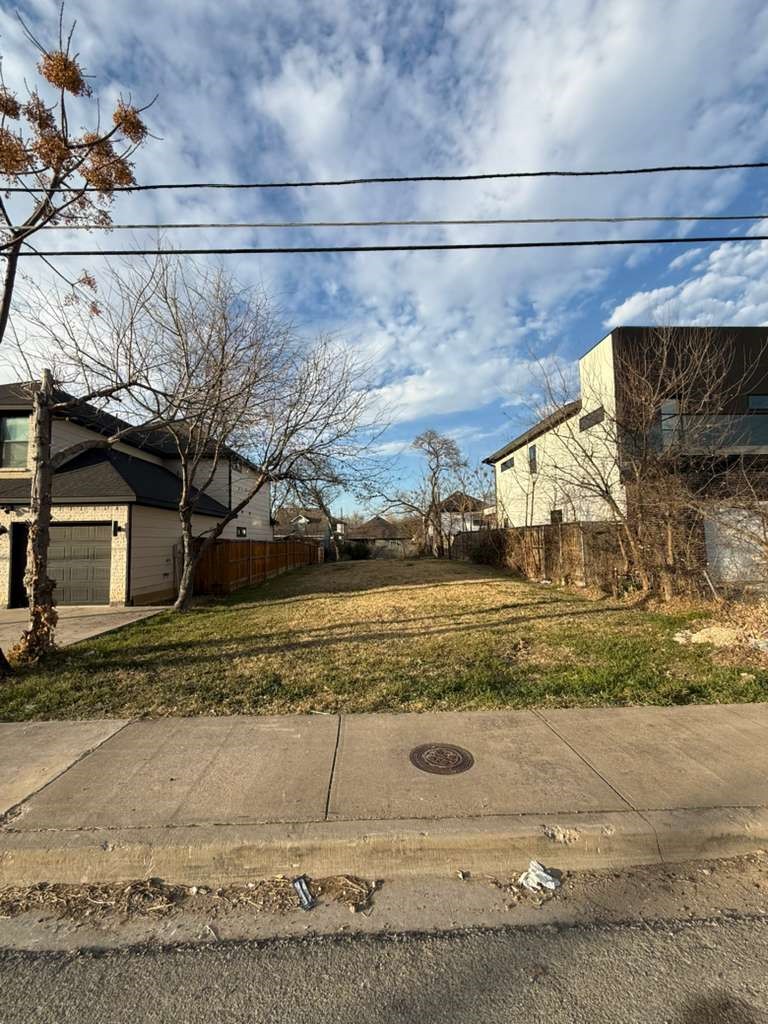 2023 Dennison Street Dallas TX 75212