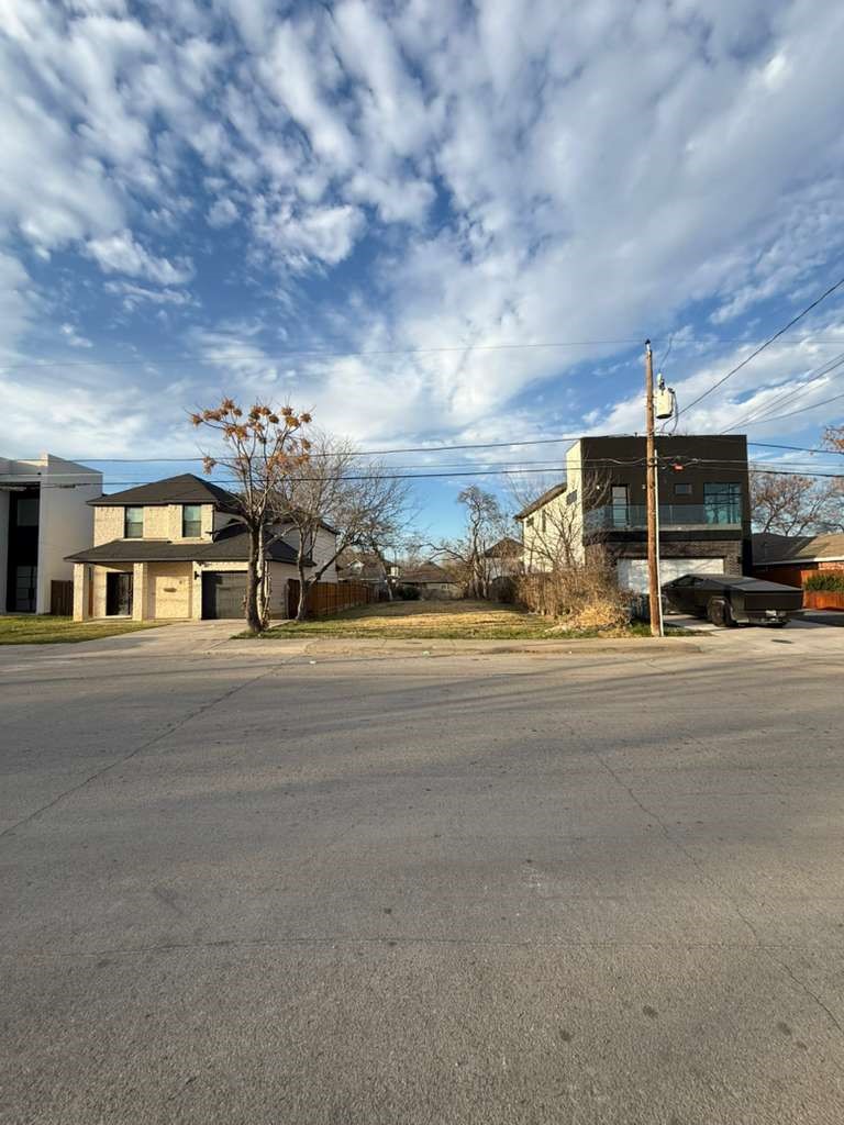 2023 Dennison Street Dallas TX 75212