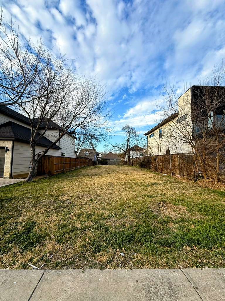 2023 Dennison Street Dallas TX 75212