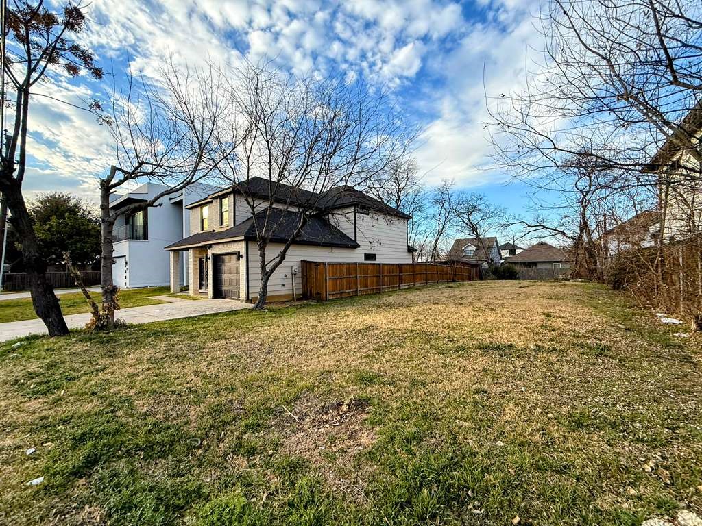 2023 Dennison Street Dallas TX 75212