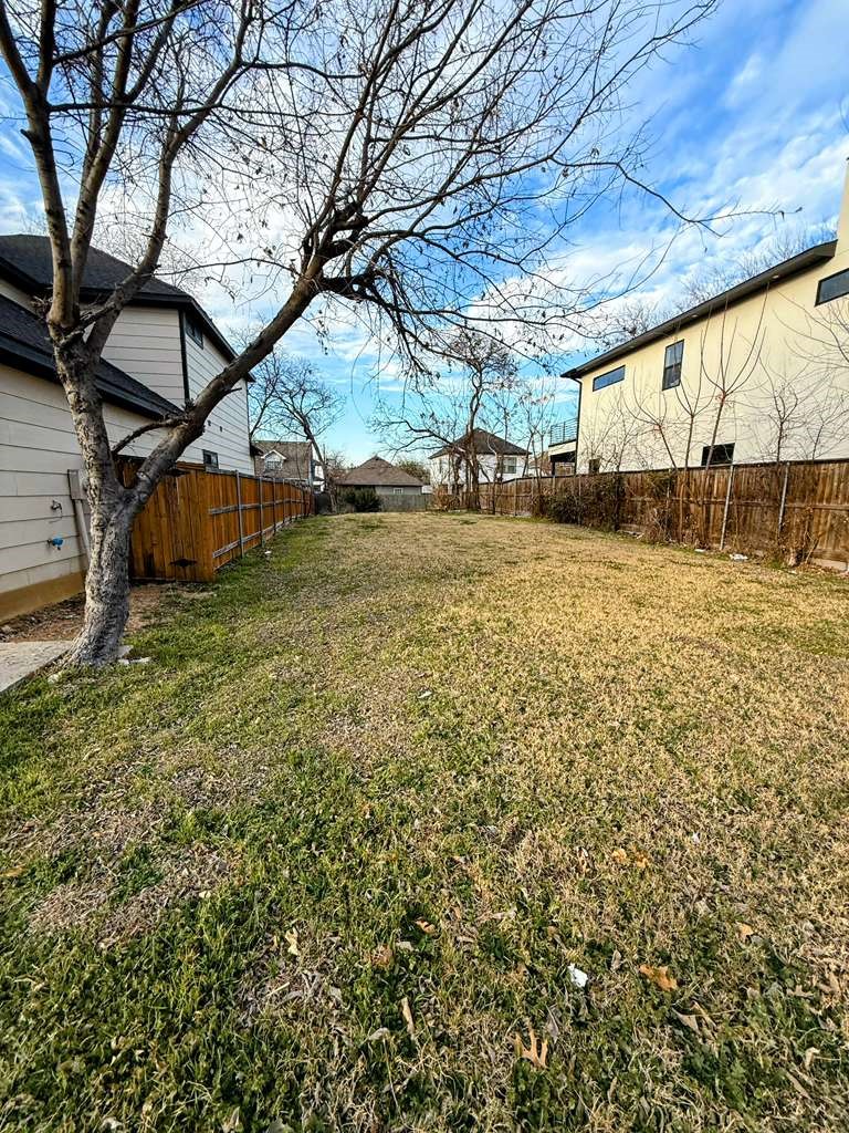 2023 Dennison Street Dallas TX 75212