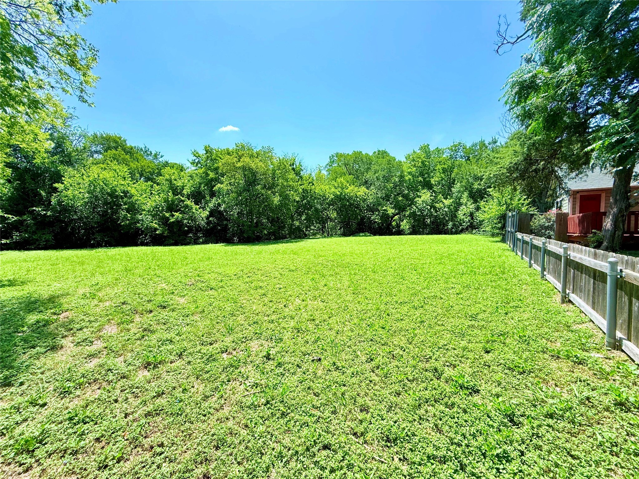 1216 W Clarendon Drive Dallas TX 75208
