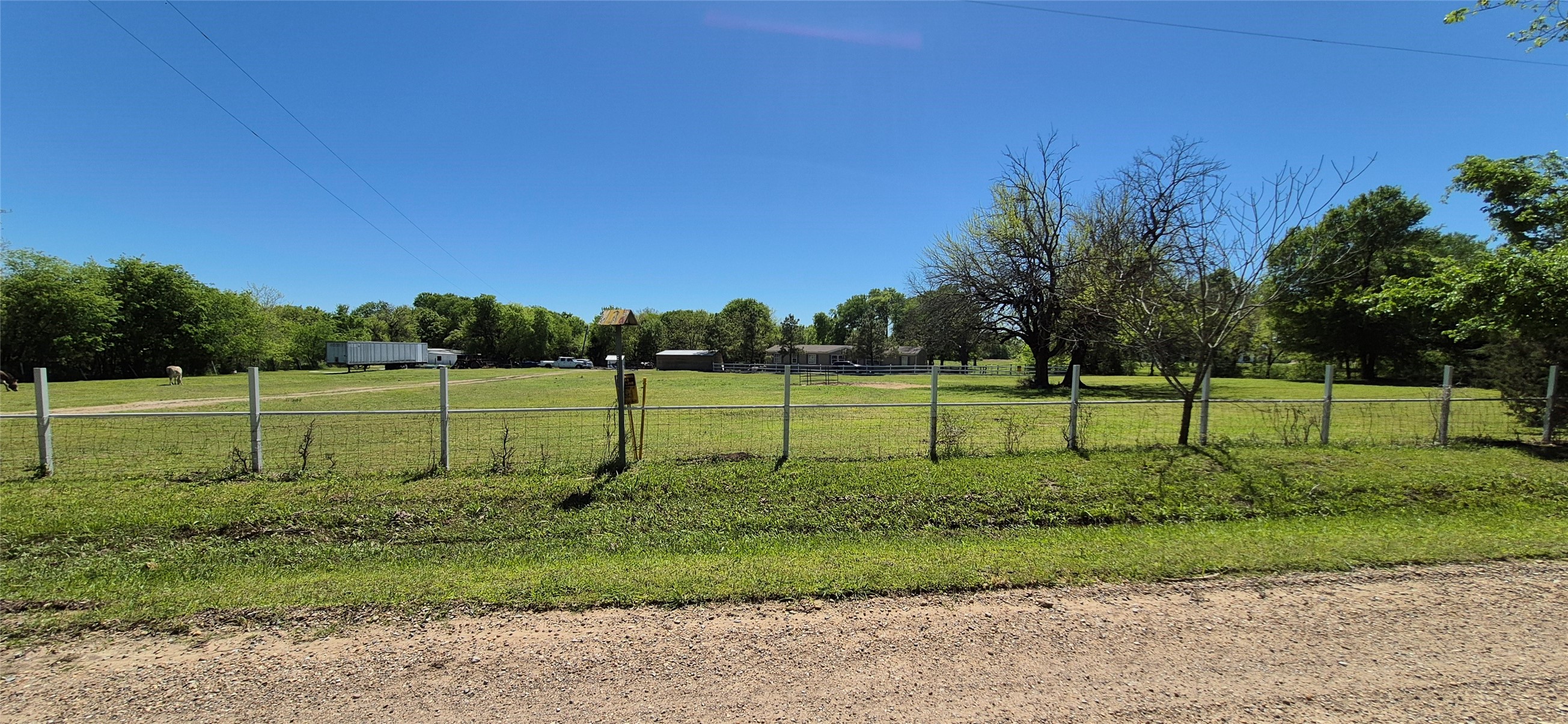 1199 County Road 1245 Savoy TX 75479