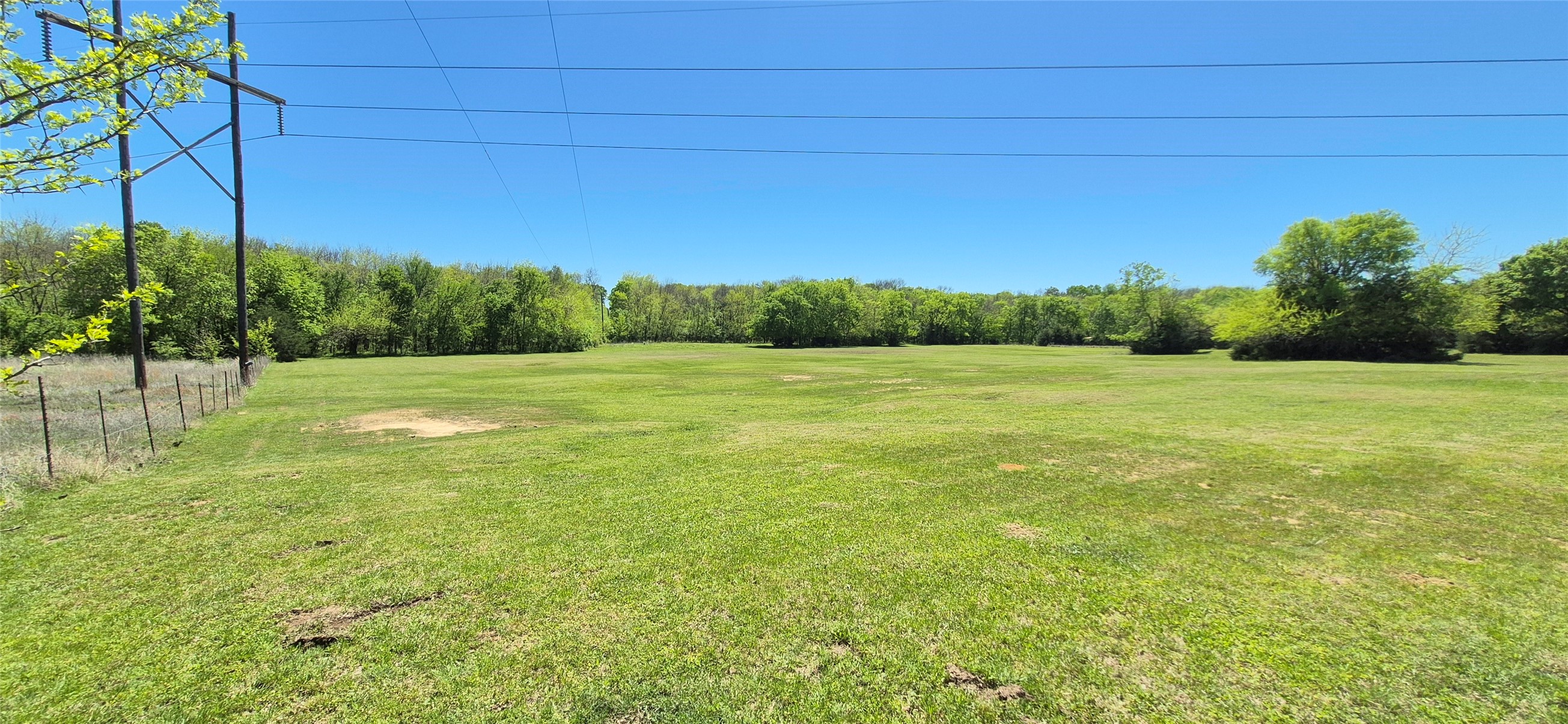 1199 County Road 1245 Savoy TX 75479