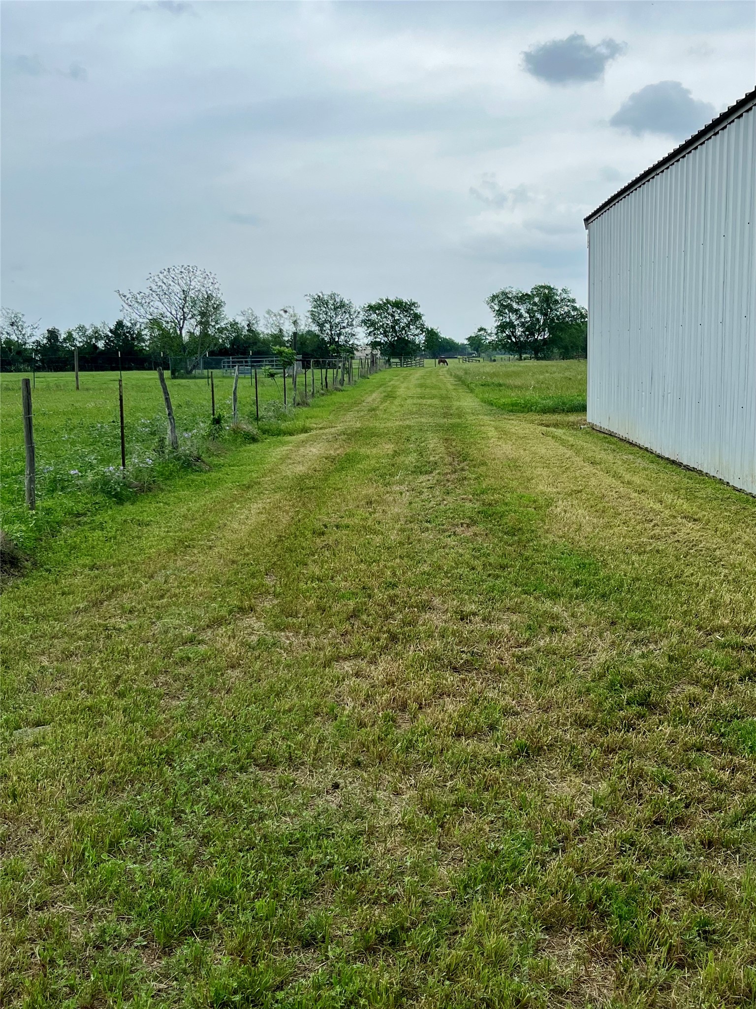 8573 Loop Road Bellville TX 77418