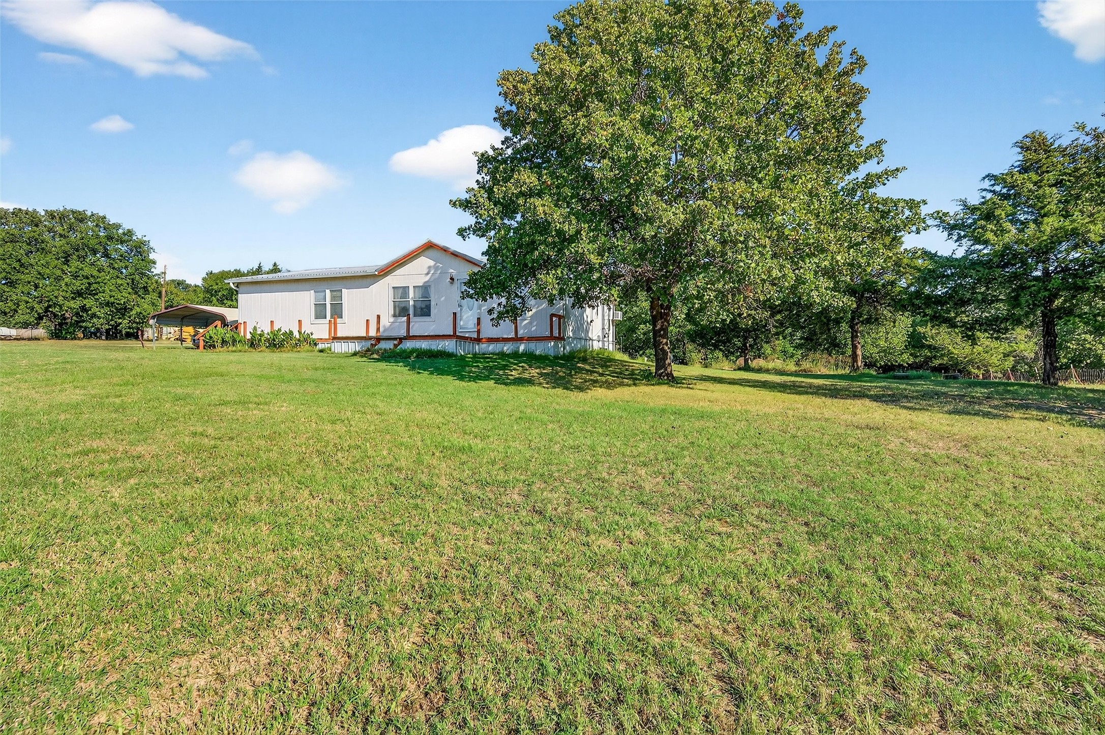 437 County Road 292 Collinsville TX 76233