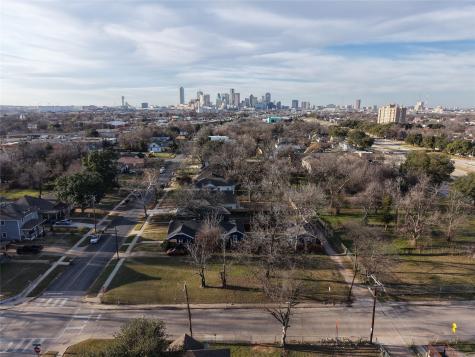 1627 E Woodin Boulevard Dallas TX 75203