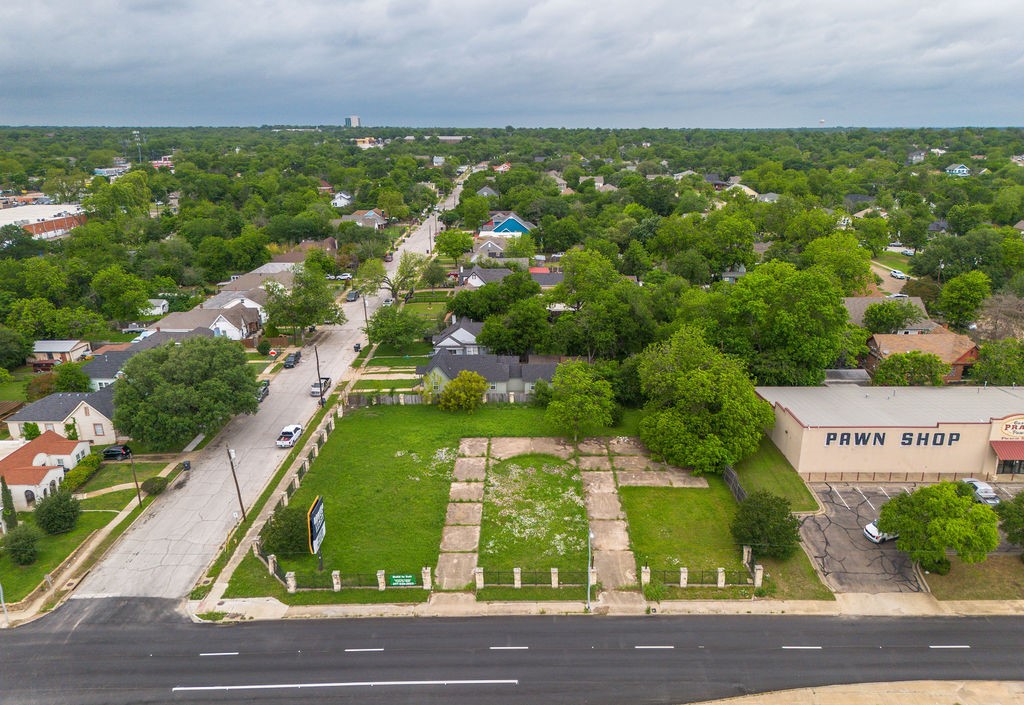 2217 W Waco Drive Waco TX 76707