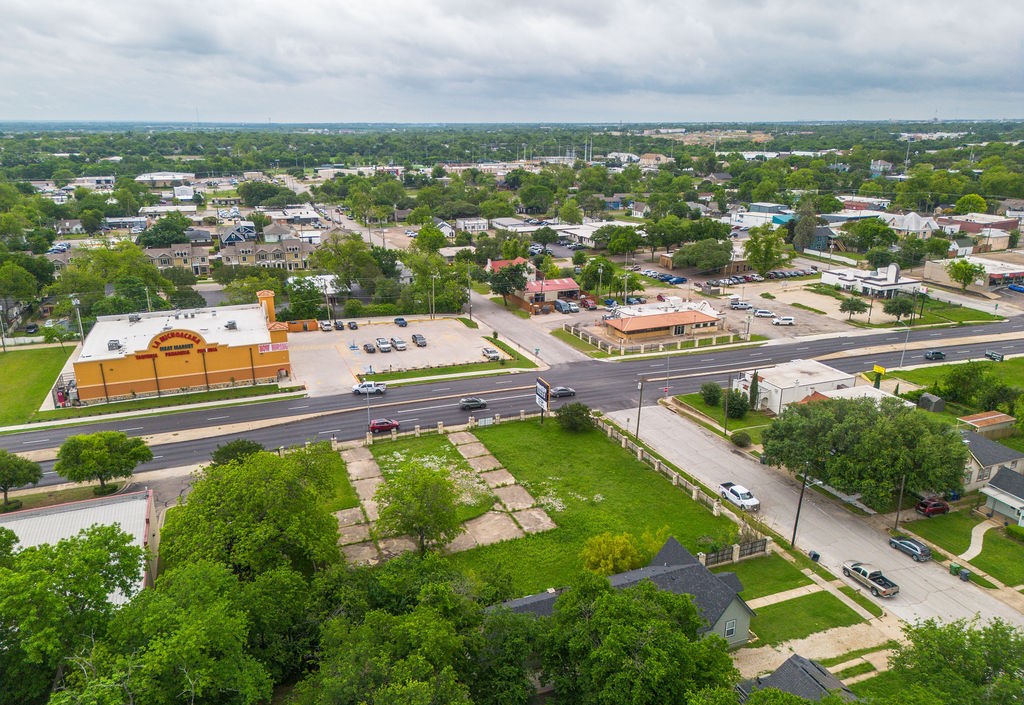 2217 W Waco Drive Waco TX 76707