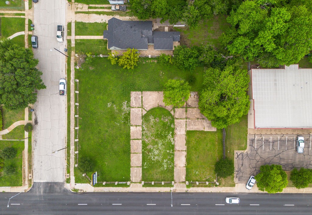 2217 W Waco Drive Waco TX 76707