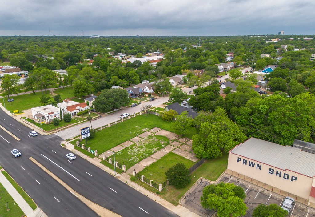 2217 W Waco Drive Waco TX 76707