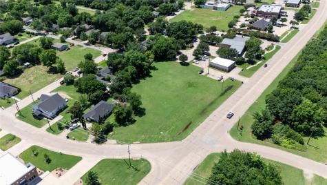 913 S Clay Street Ennis TX 75119