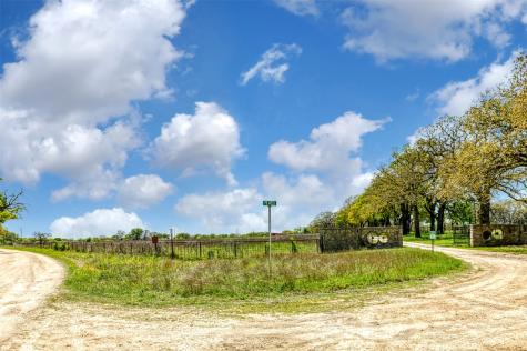 247 Private Road 14503 Covington TX 76636