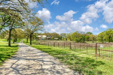 247 Private Road 14503 Covington TX 76636