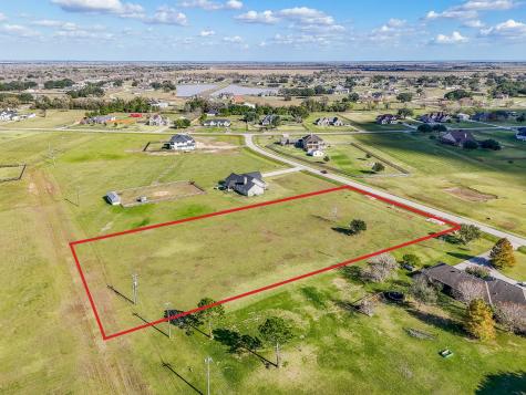 702 Comanche Trail Drive Brazoria TX 77583