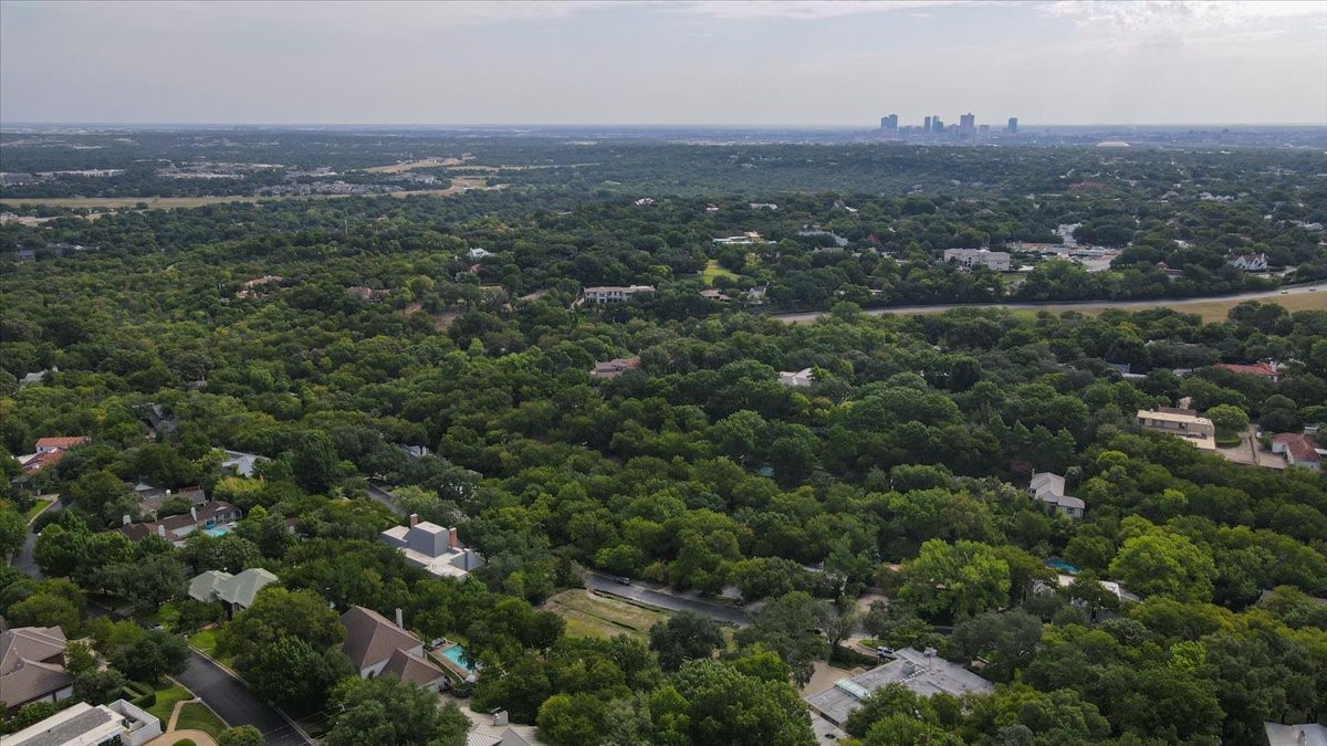 2004 Indian Creek Drive Westover Hills TX 76107