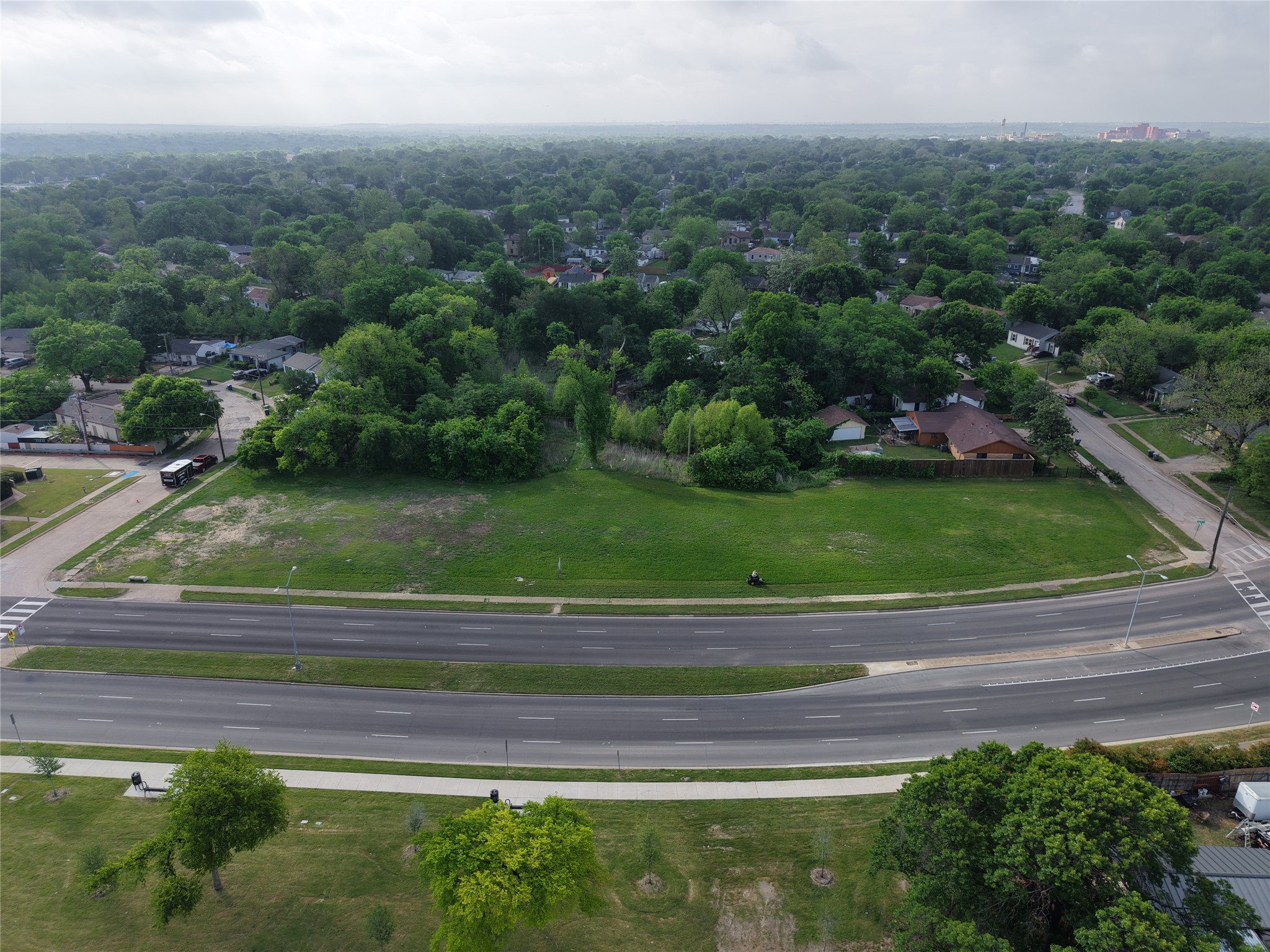 2004 Kiest Dallas TX 75216