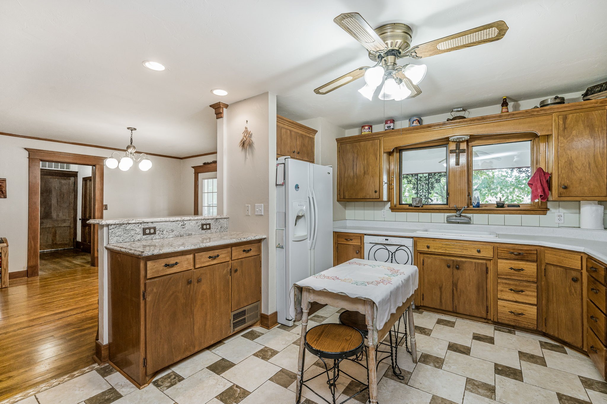 1204 E Cheyenne Canadian TX 79014