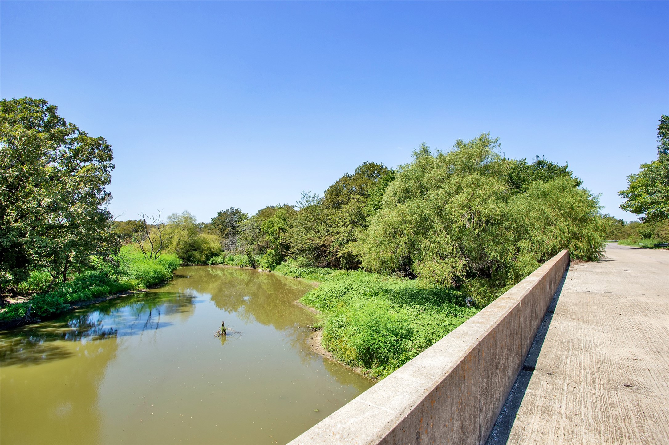99AC Buck Creek Tioga TX 76271