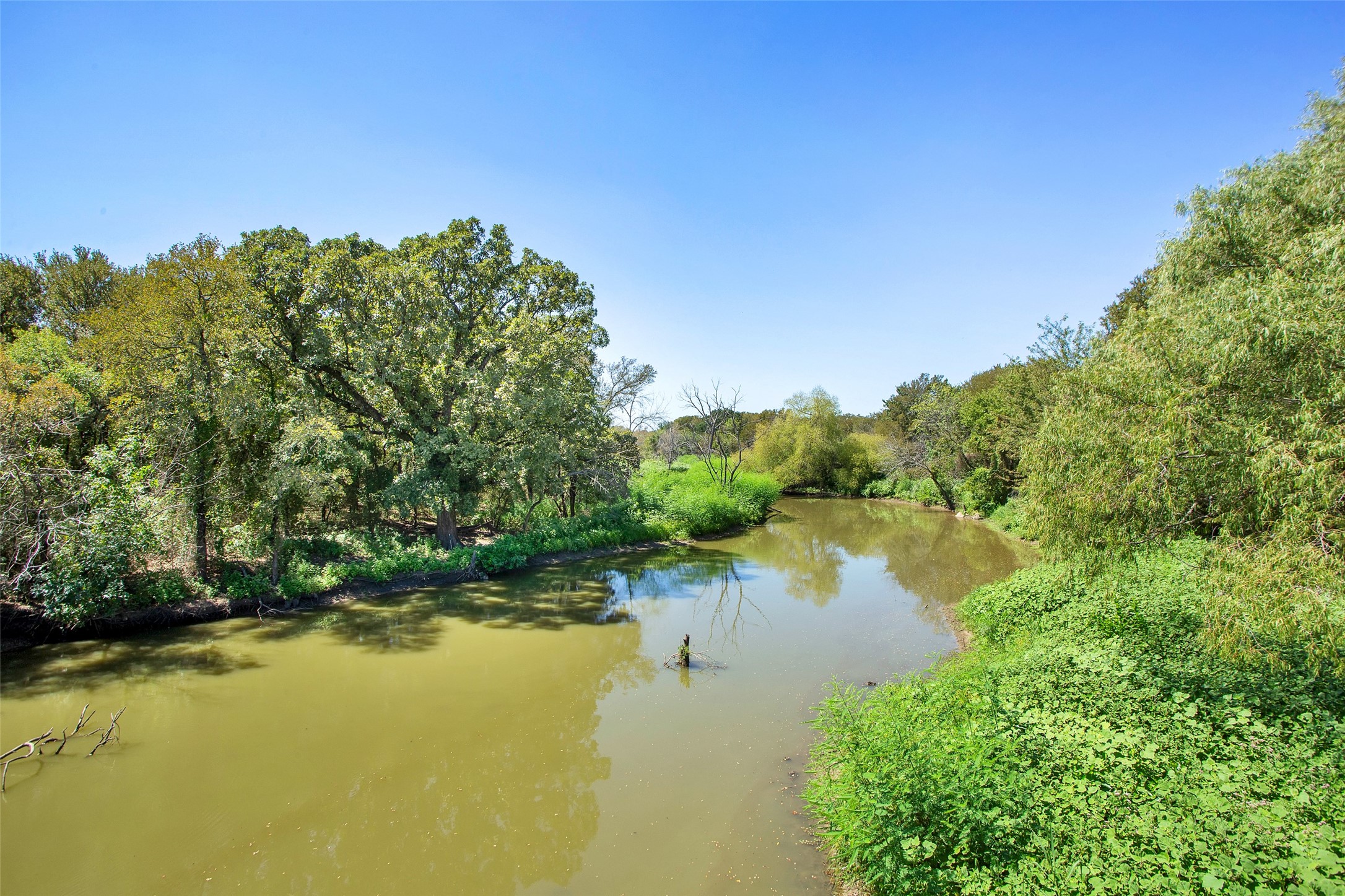 99AC Buck Creek Tioga TX 76271