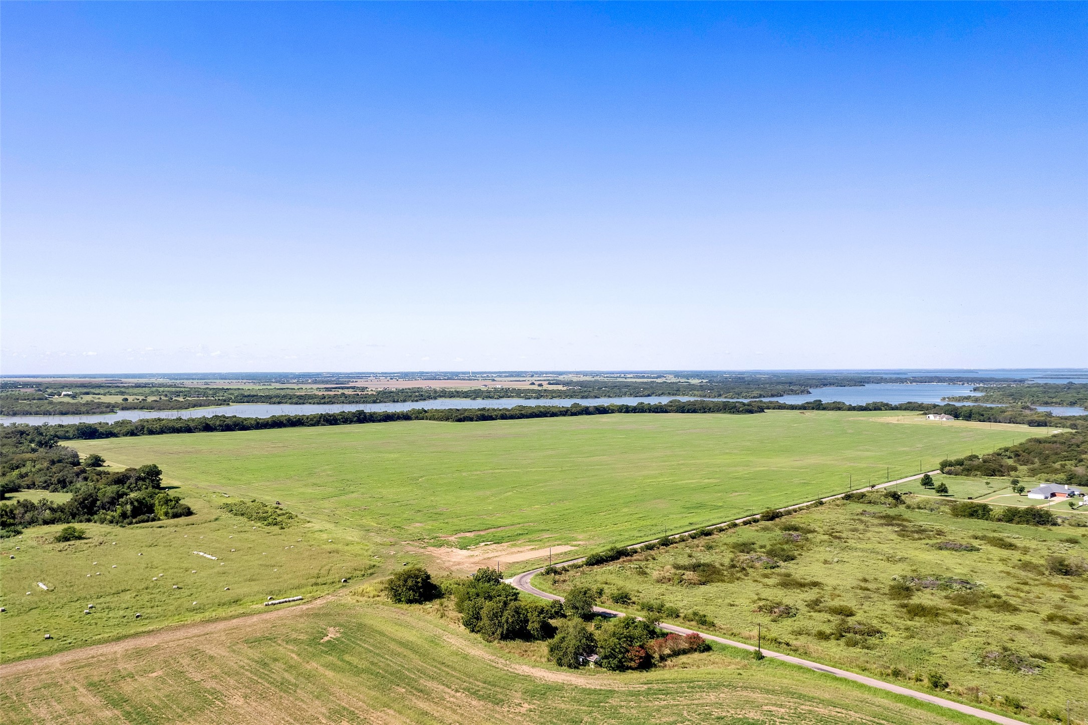 99AC Buck Creek Tioga TX 76271