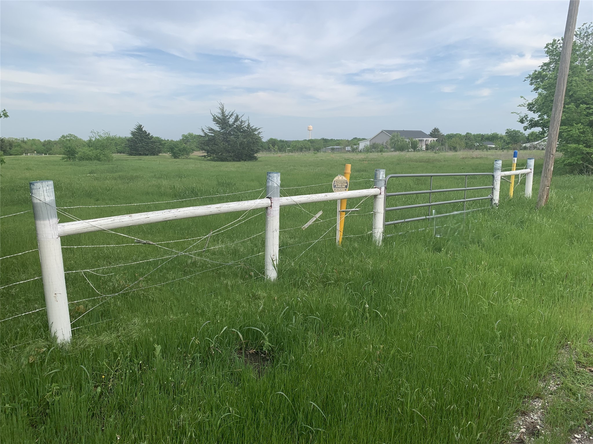 10843 E Line Road Trenton TX 75490