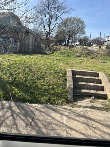 1735 E Waco Avenue Dallas TX 75216
