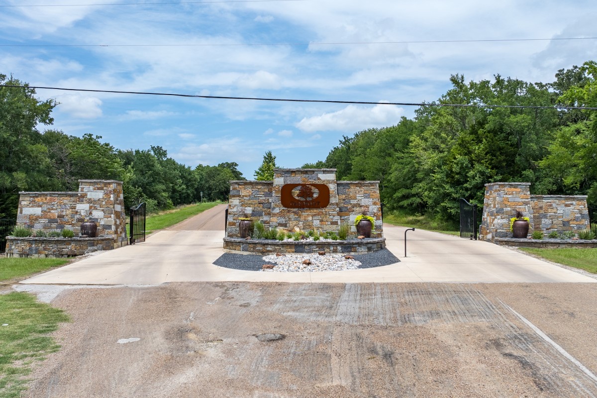 123 Oakmont Drive Mabank TX 75147