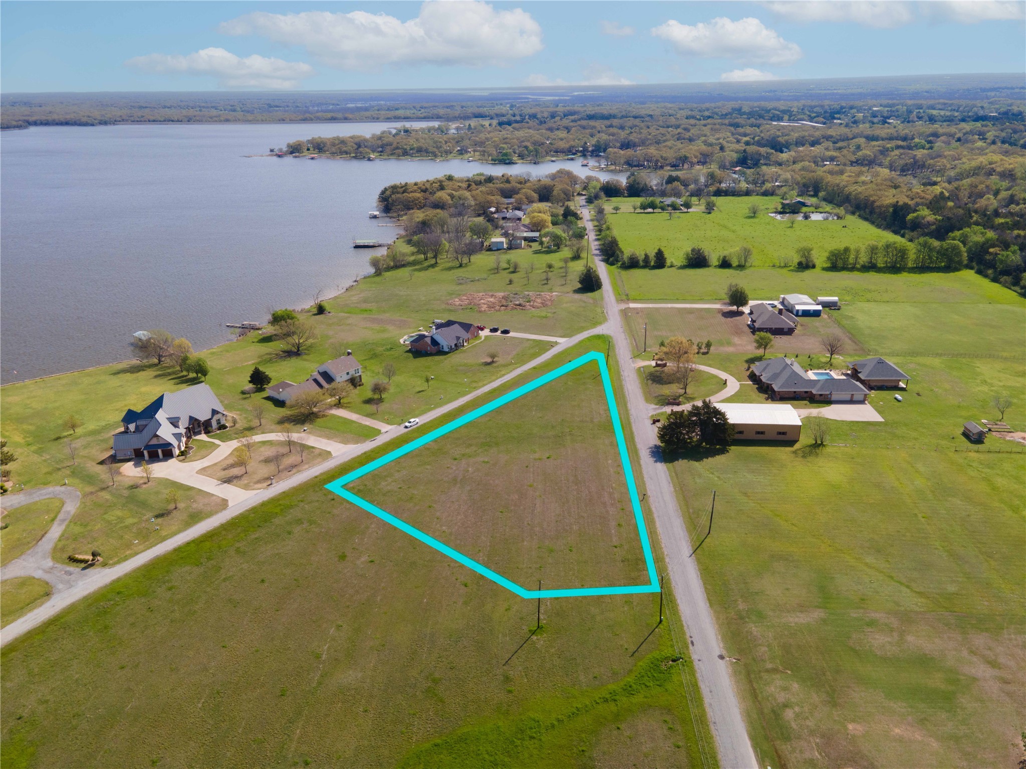 2110 Lake Side Drive Bonham TX 75418