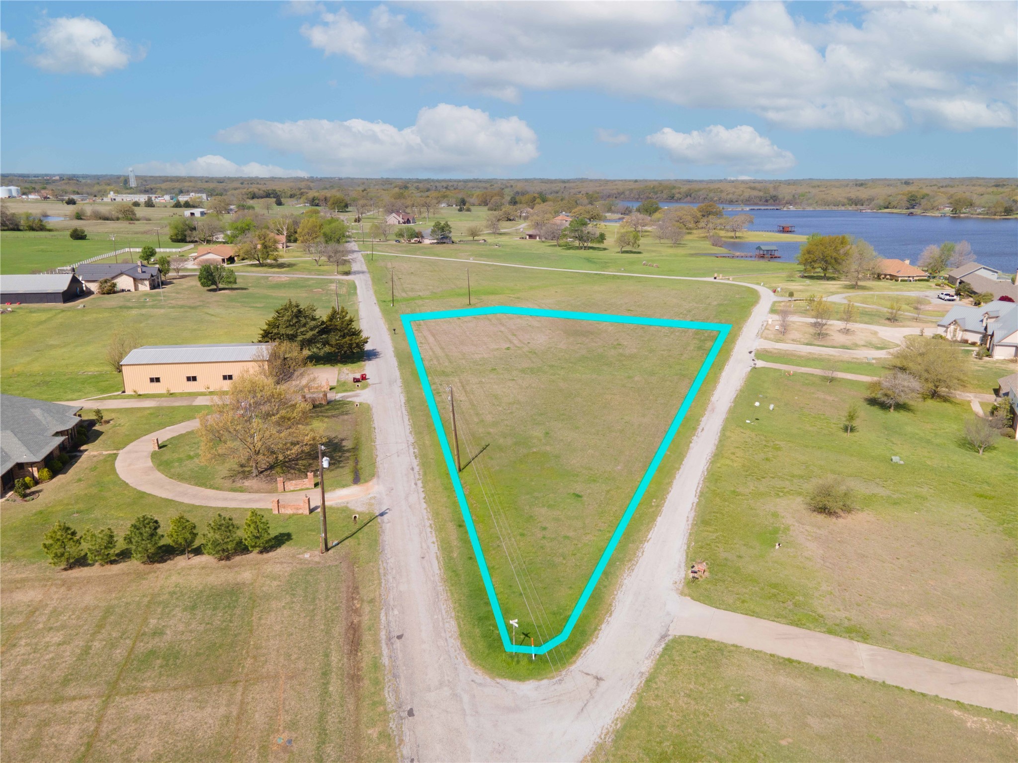 2110 Lake Side Drive Bonham TX 75418