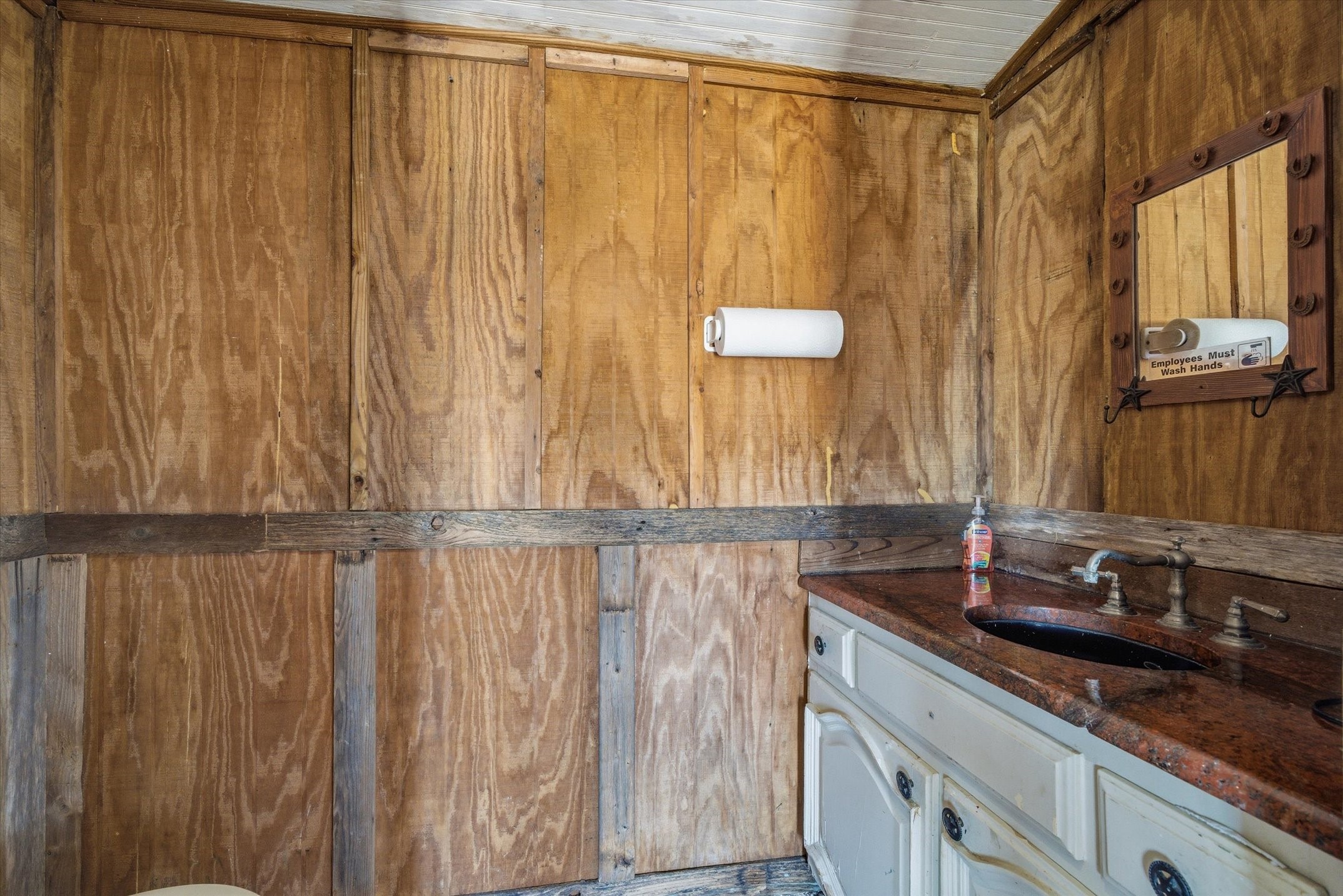 705 E Pine St Street Edgewood TX 75117
