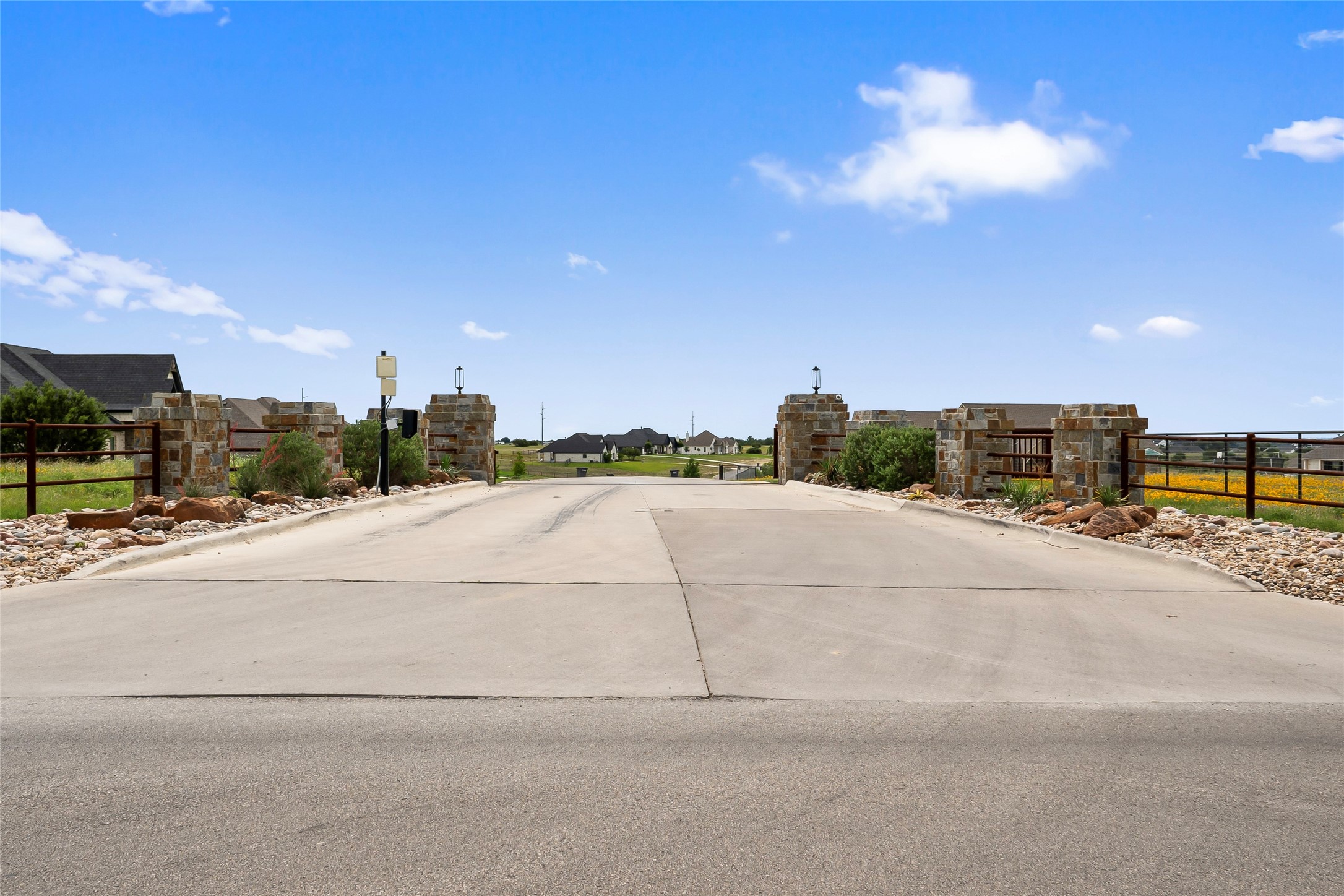 1015 Kingsley Court Hudson Oaks TX 76087