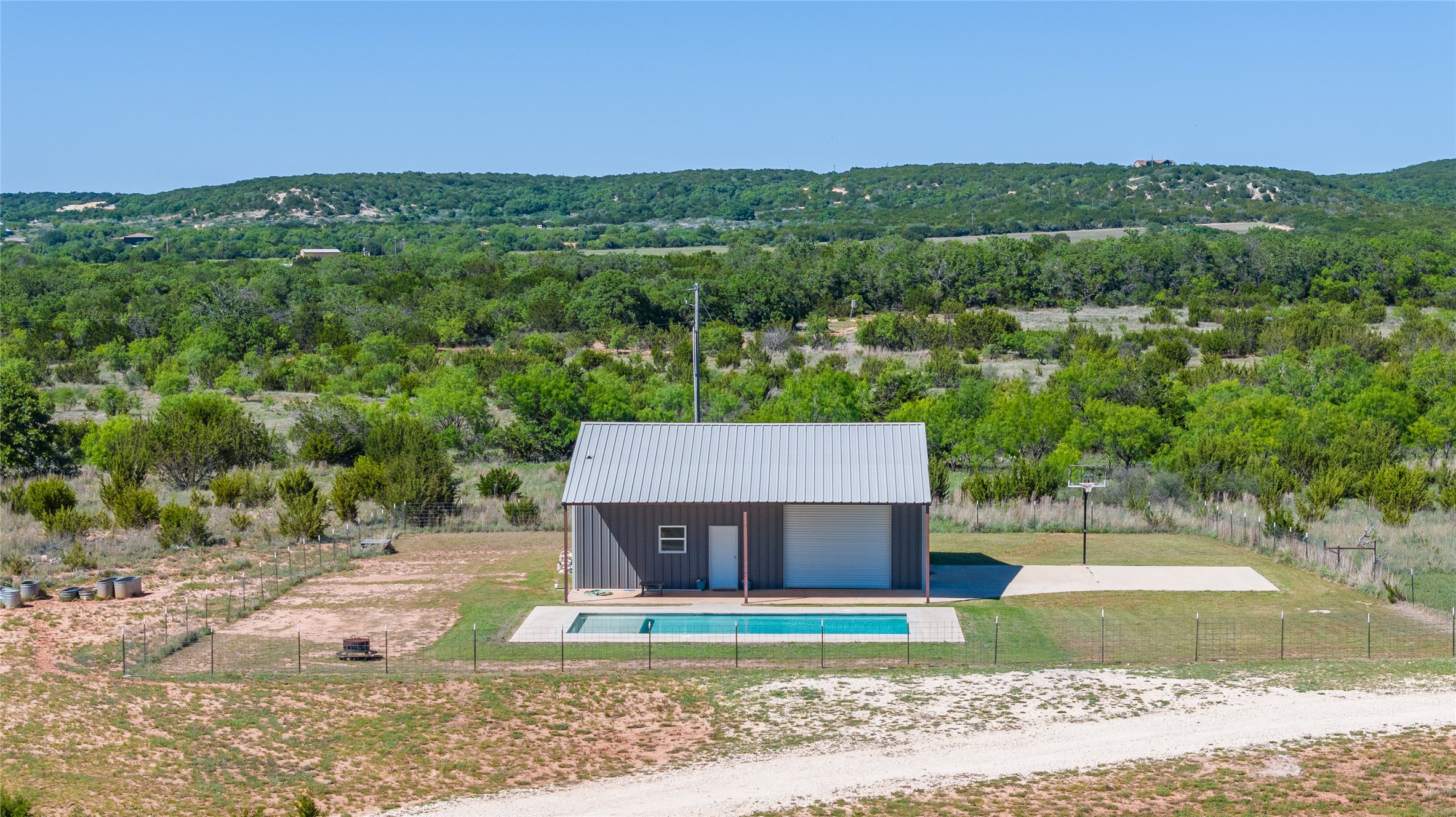 6920 Highway 83 Ovalo TX 79541