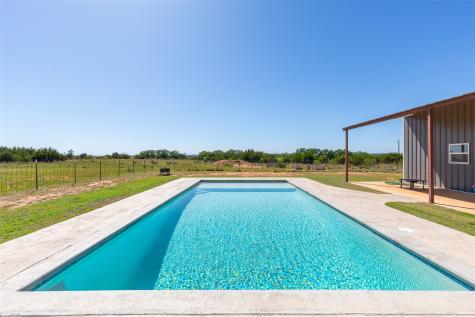 6920 Highway 83 Ovalo TX 79541