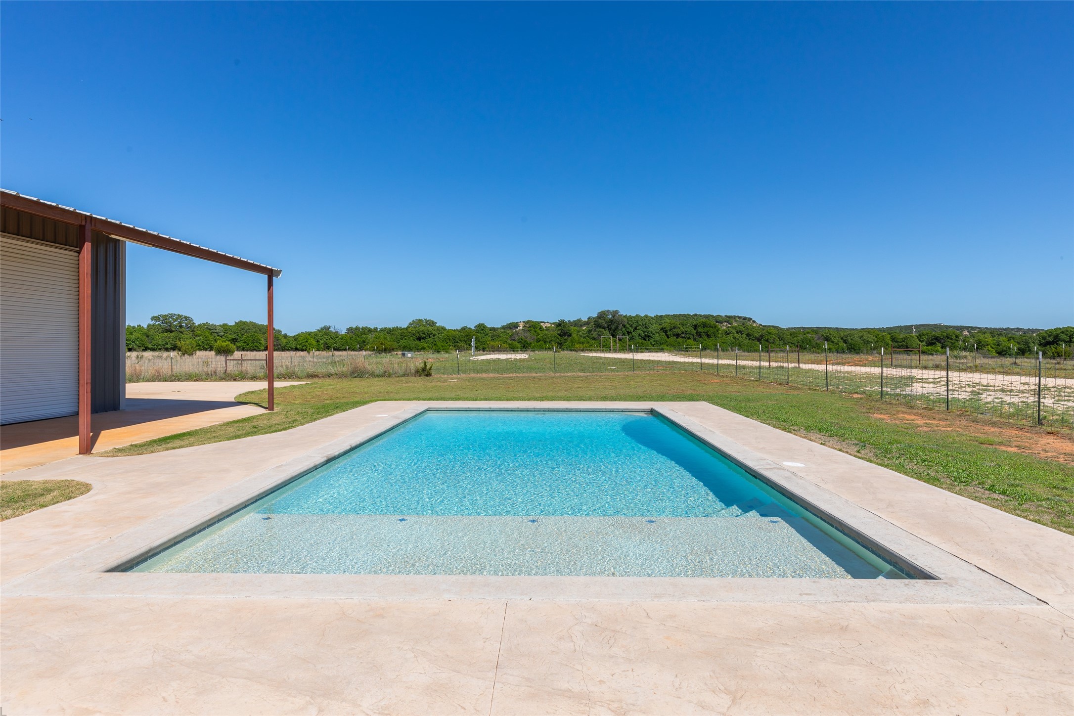 6920 Highway 83 Ovalo TX 79541