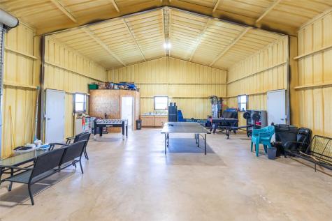 6920 Highway 83 Ovalo TX 79541