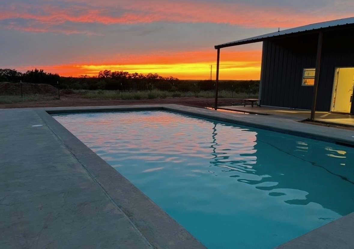6920 Highway 83 Ovalo TX 79541