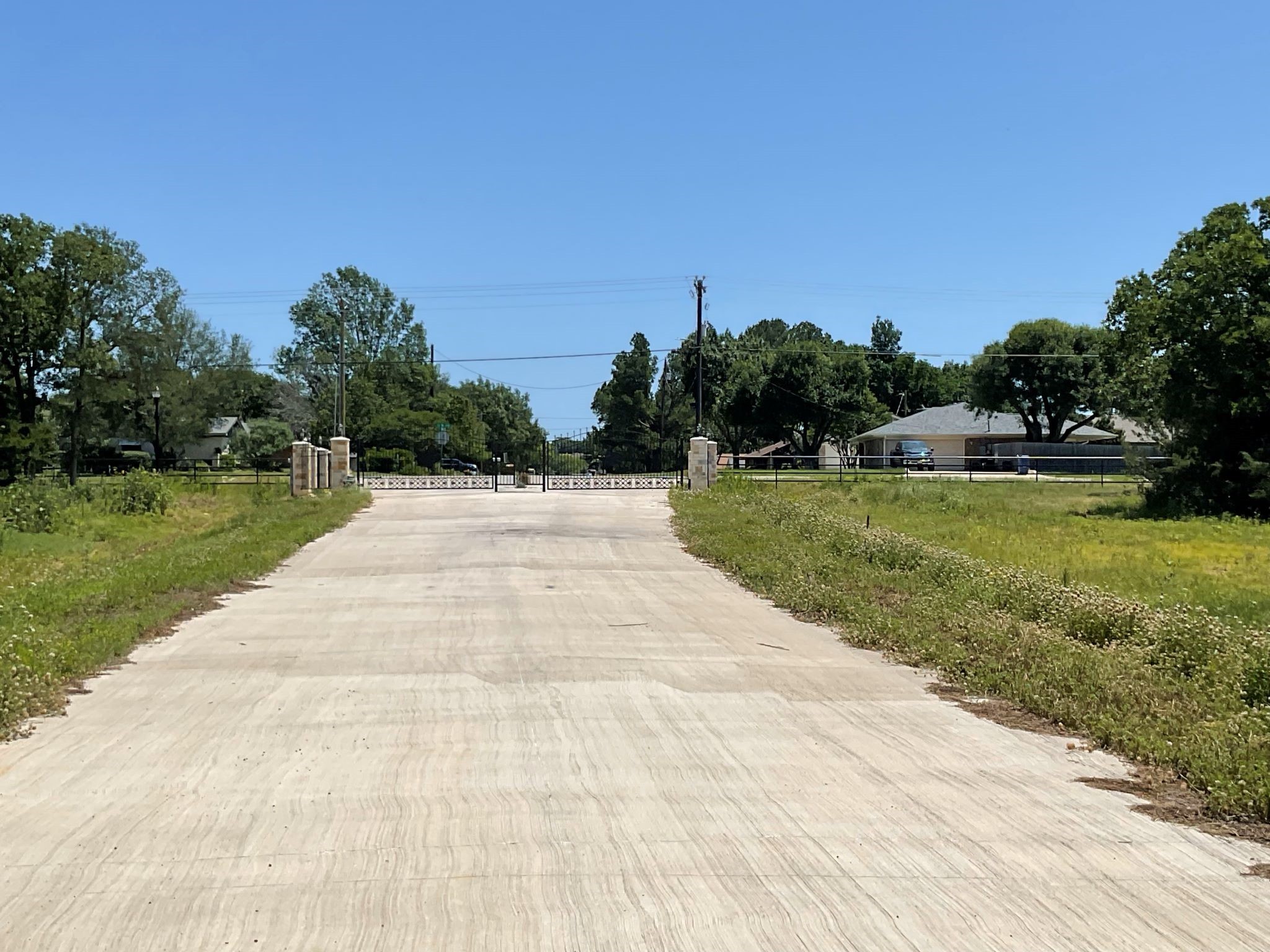 1657 Private Access 60200 Burleson TX 76028