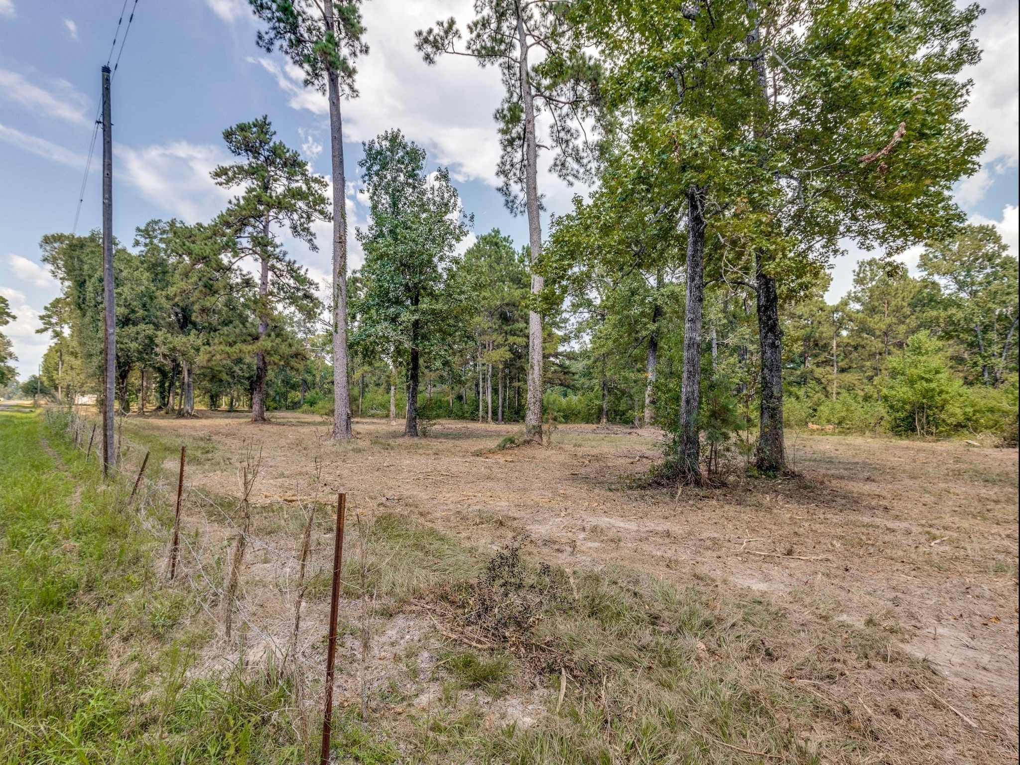 1094 Cr 2060 Hardin TX 77564