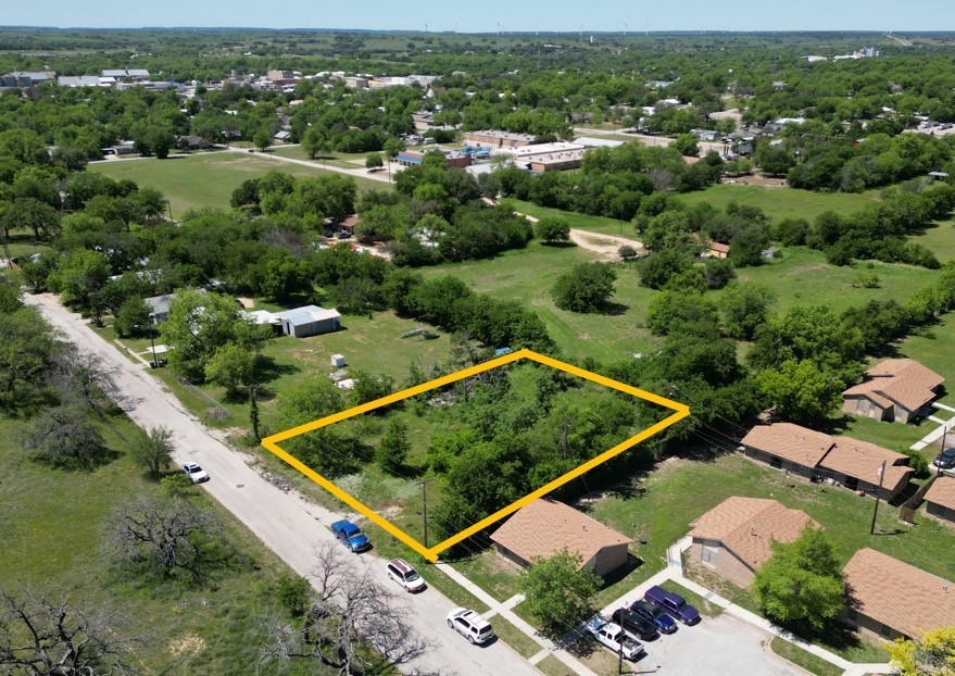 811 Green Street Comanche TX 76442