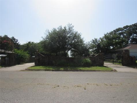 2206 Bluebonnet Avenue Denison TX 75020