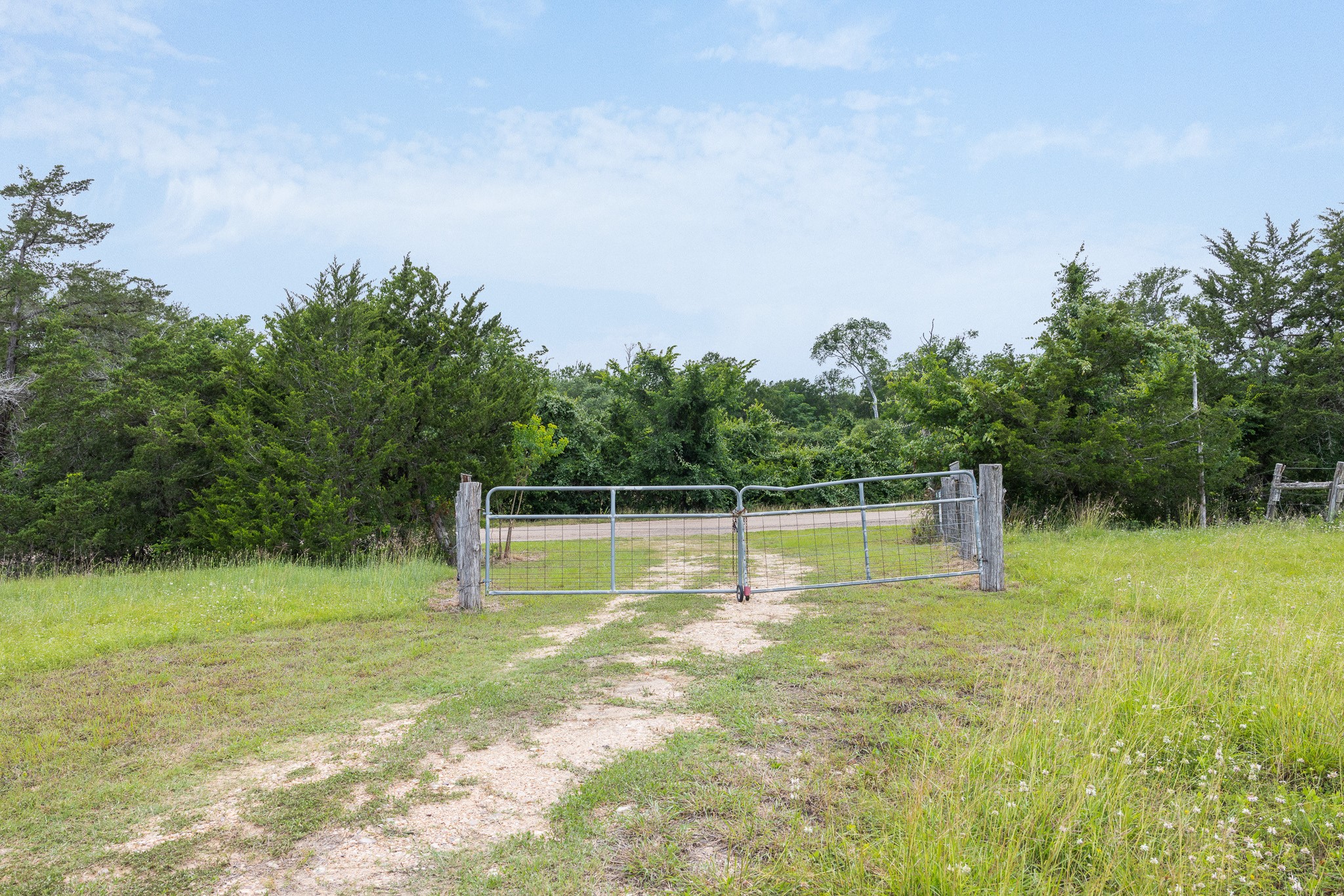 1505 Mcelroy Lane No City TX 78950