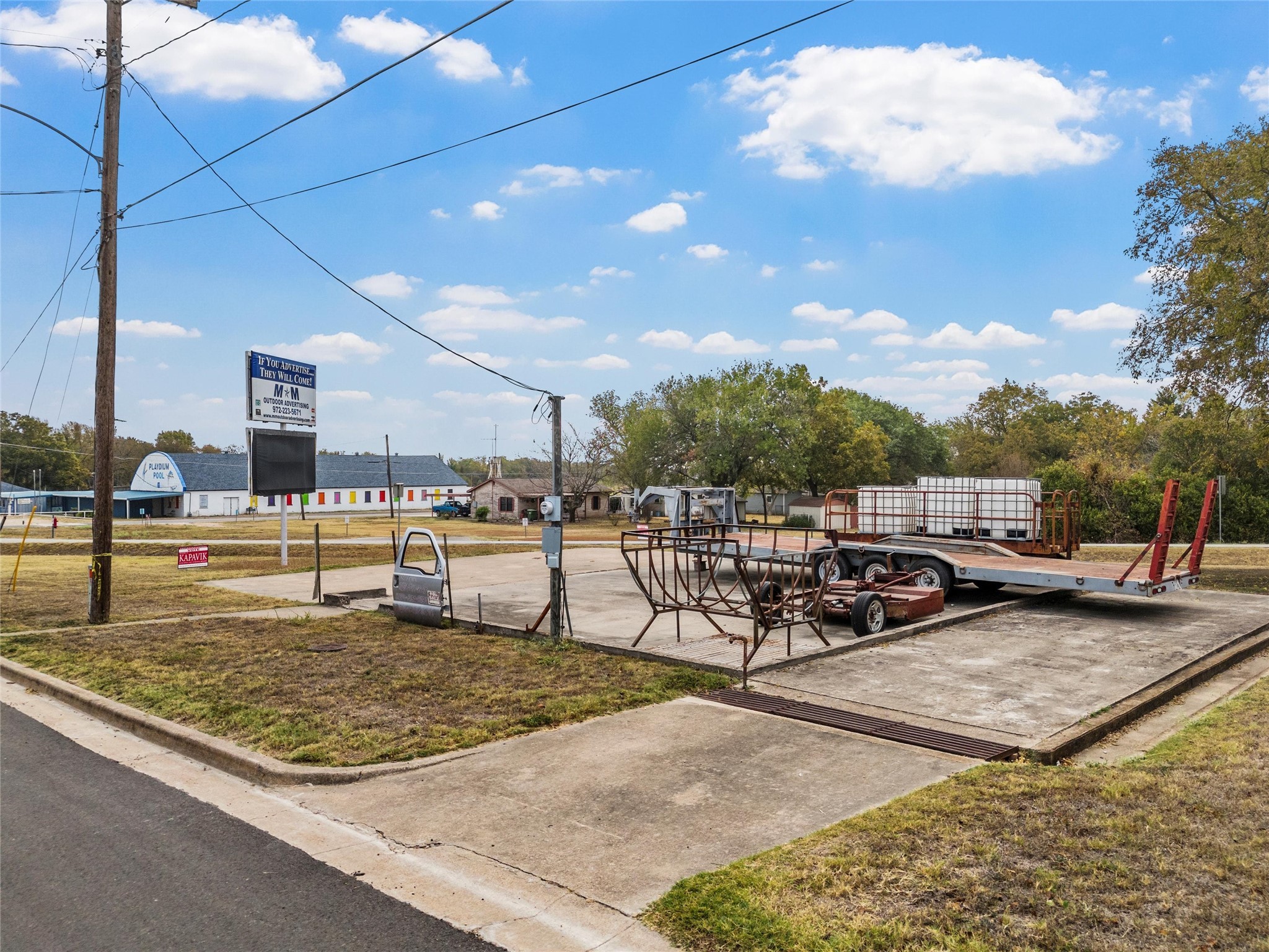 312 E Columbus Street West TX 76691