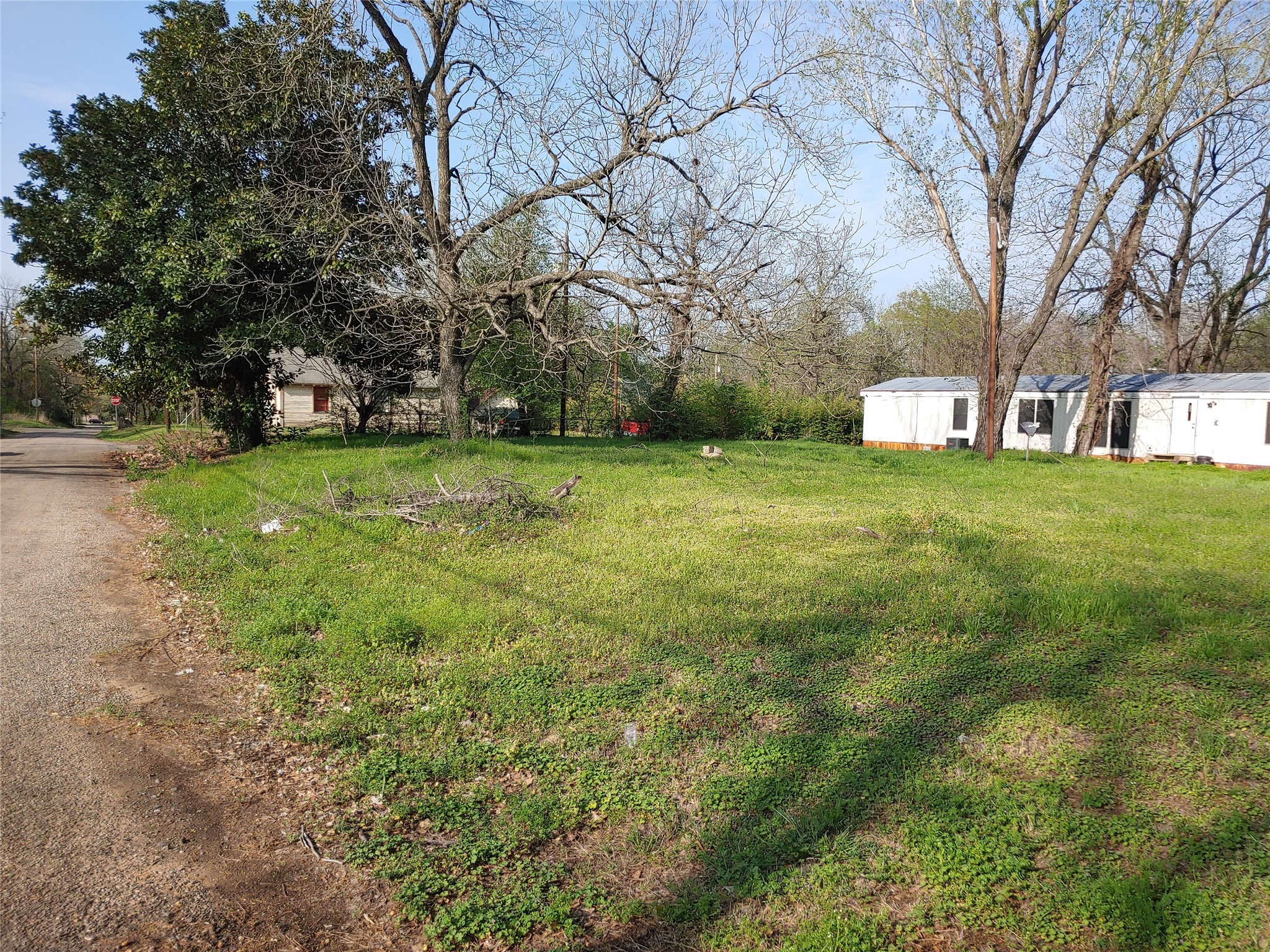 852 NE 11th Street Paris TX 75460
