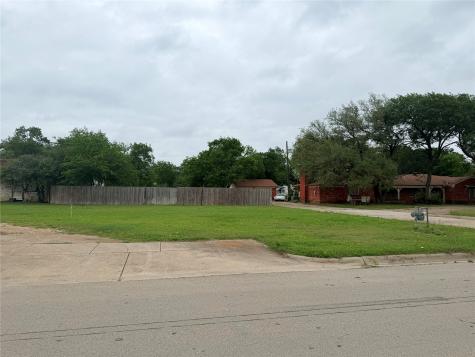 5633 Oak Grove Road N Fort Worth TX 76134
