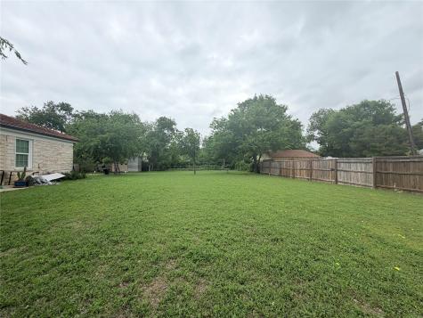 5633 Oak Grove Road N Fort Worth TX 76134