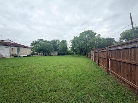 5633 Oak Grove Road N Fort Worth TX 76134