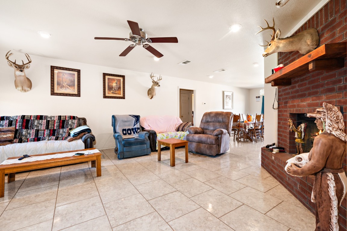 7402 Cr 137 Gatesville TX 76528