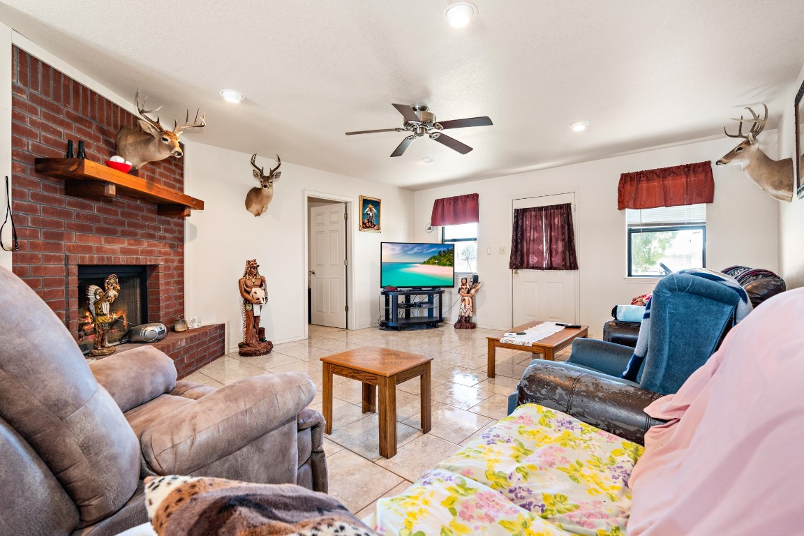 7402 Cr 137 Gatesville TX 76528