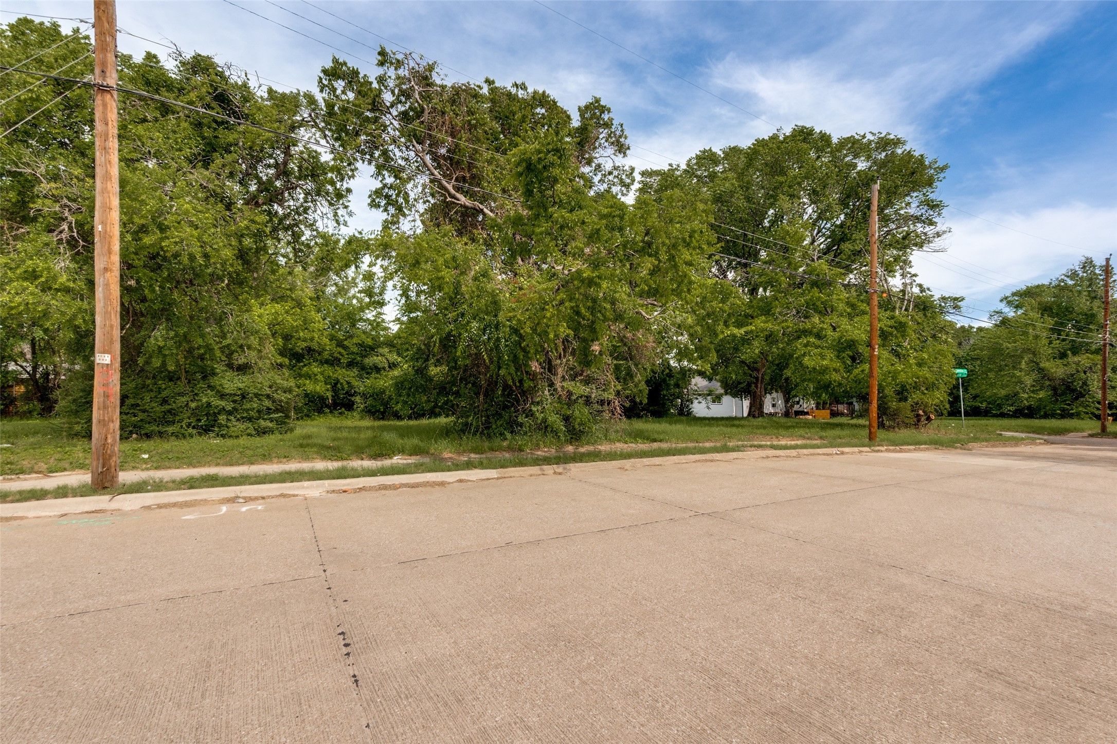 3711 Carpenter Avenue Dallas TX 75210
